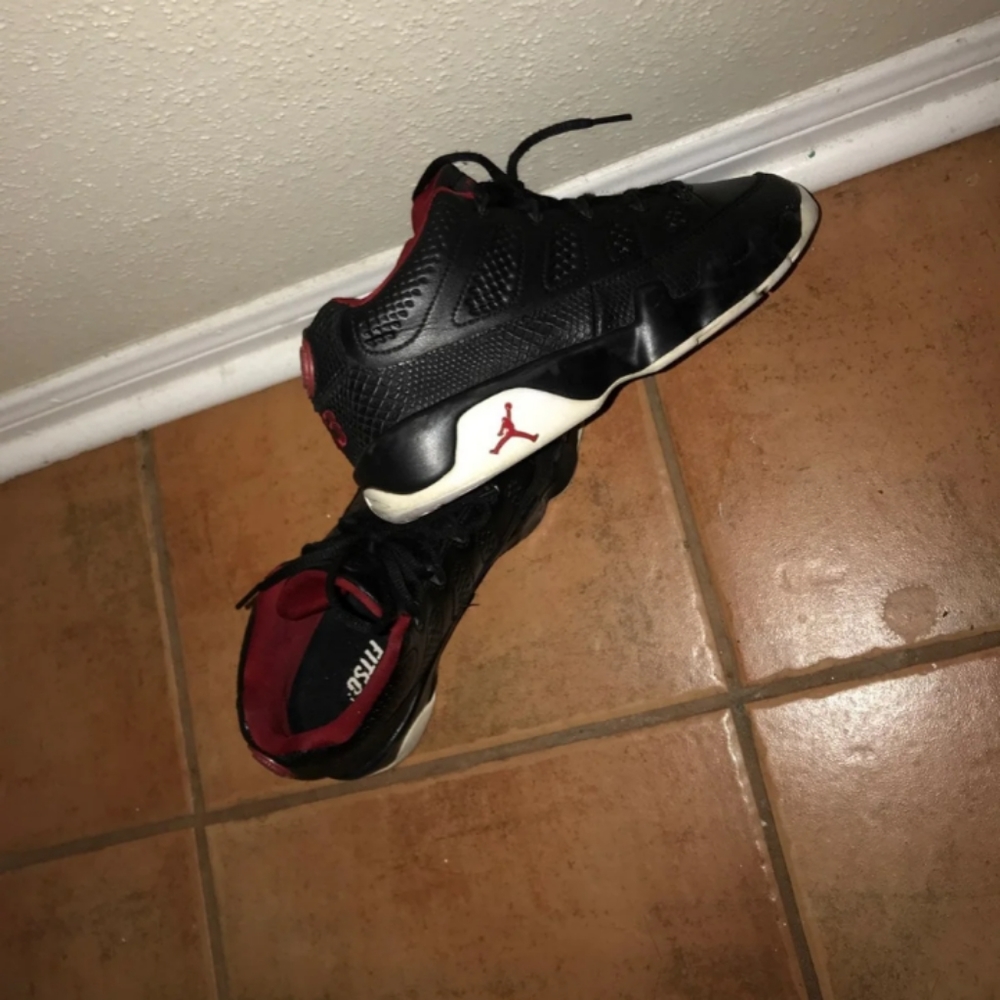 Jordan retro 9 low top breds